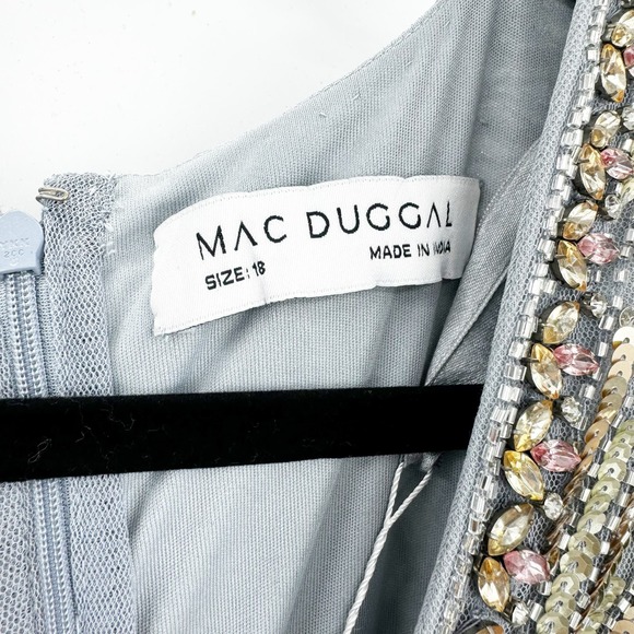 Mac Duggal Embellished V Neck Butterfly Sleeve Column Gown Platinum Size 18 NWT - Picture 12 of 12